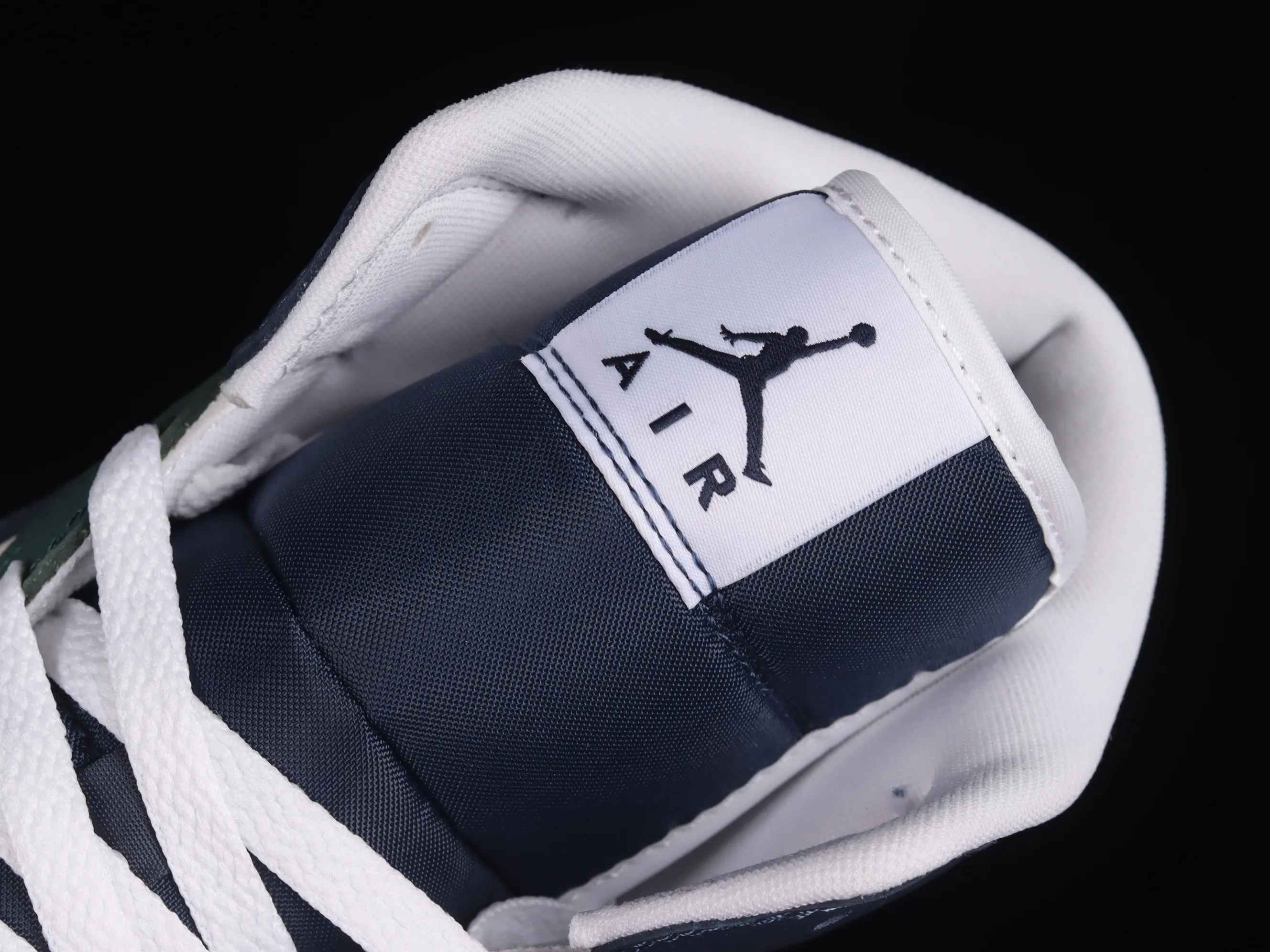 All categories Air Jordan Jordan series basketball shoes Air Jordan 1 Mid G version pure original Air Jordan 1 Mid AJ1 Joe 1 blue and green color matching Zhongbang basketball shoes DZ5326-300